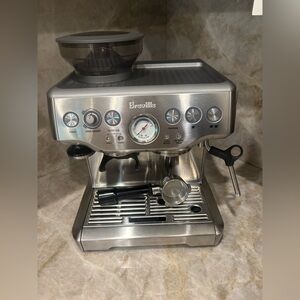Breville - the Barista Express Espresso Machine